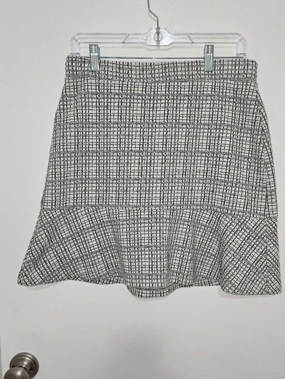 LOFT Black and White A-Line Flounce Hem Skirt Size Medium Petite Checkered